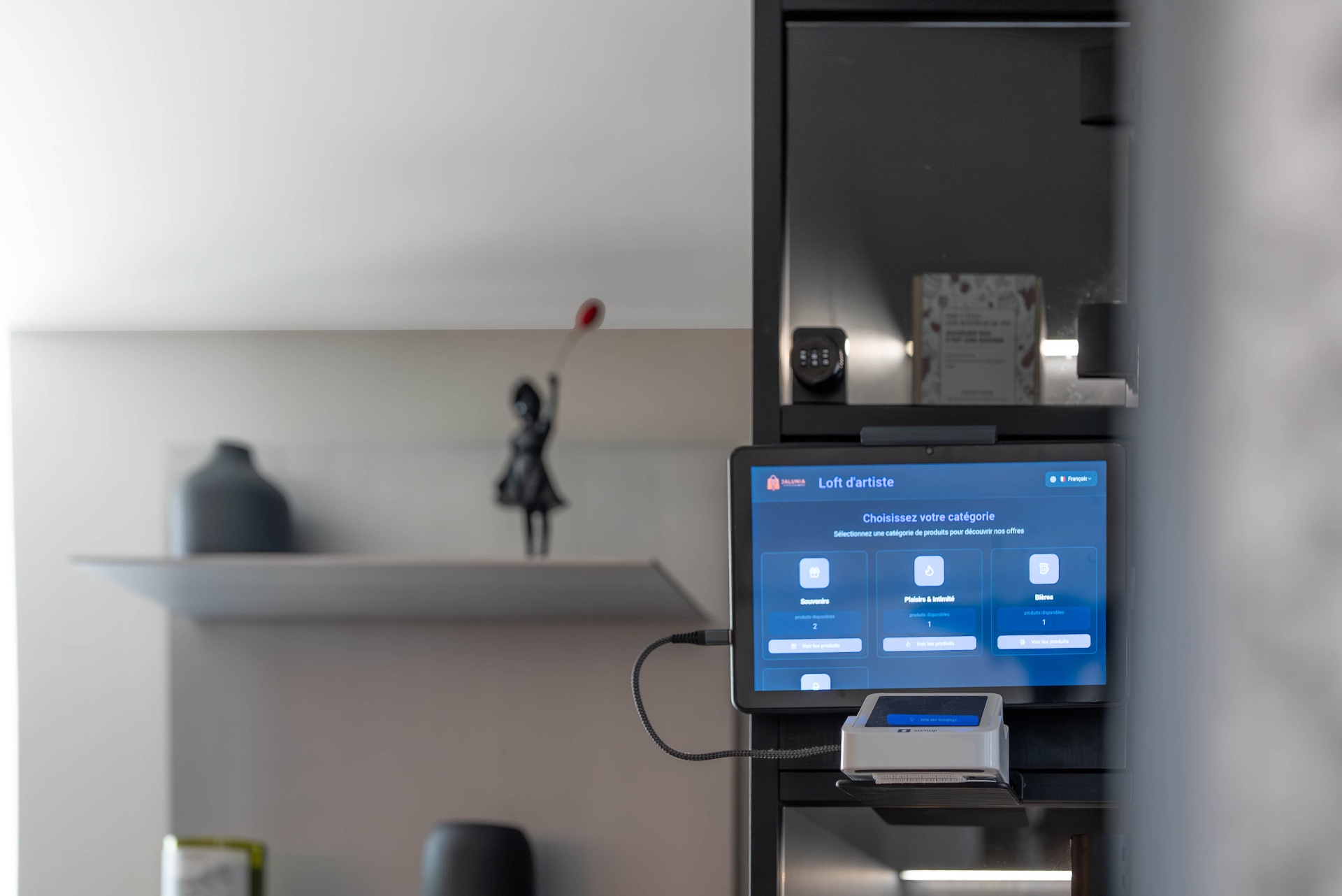 Borne de paiement et distributeur self-service Jalunia du Loft d'Artiste
