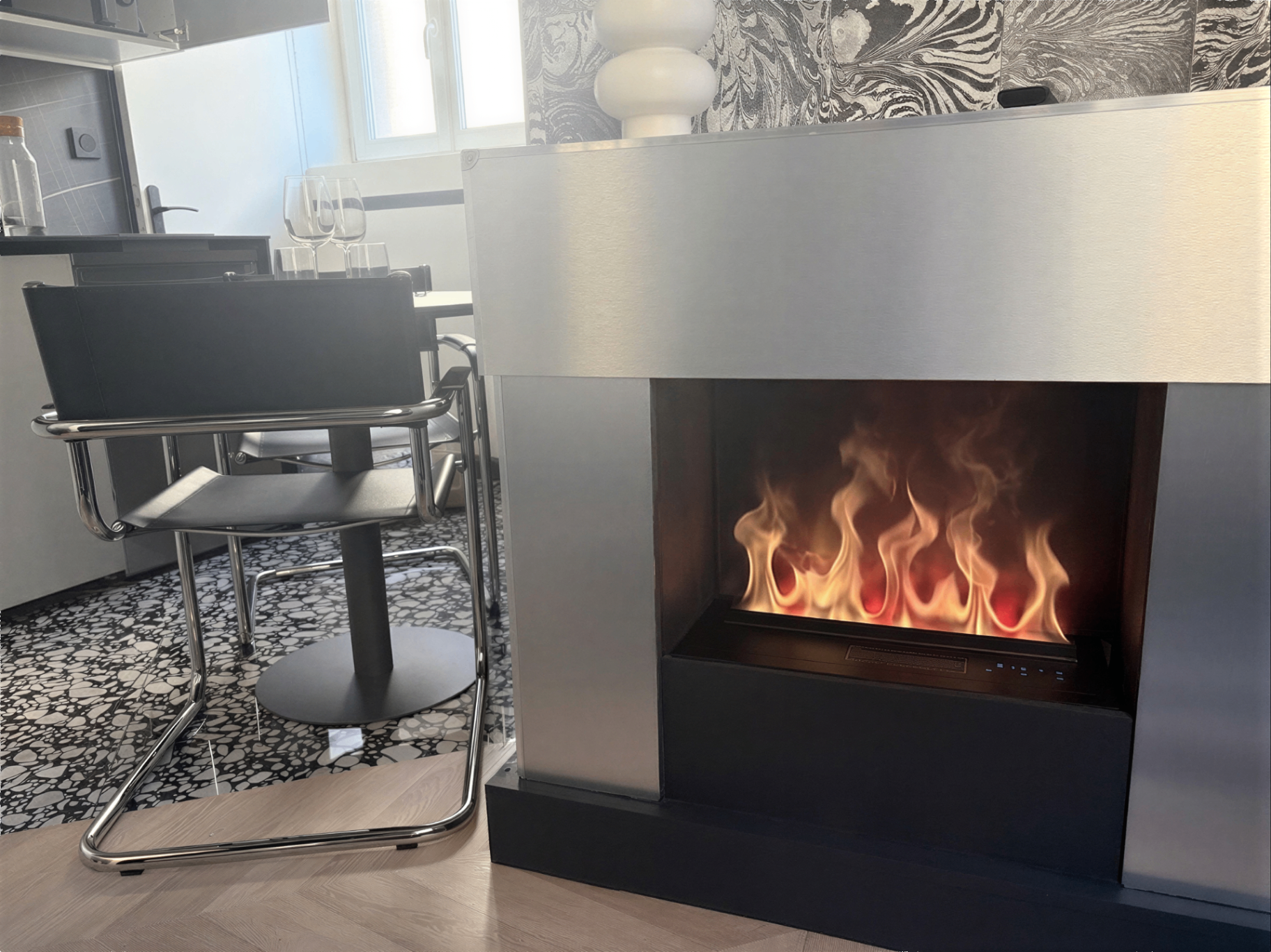 Oenosuite Loft d'Artiste — Loft monochrome design avec mezzanine